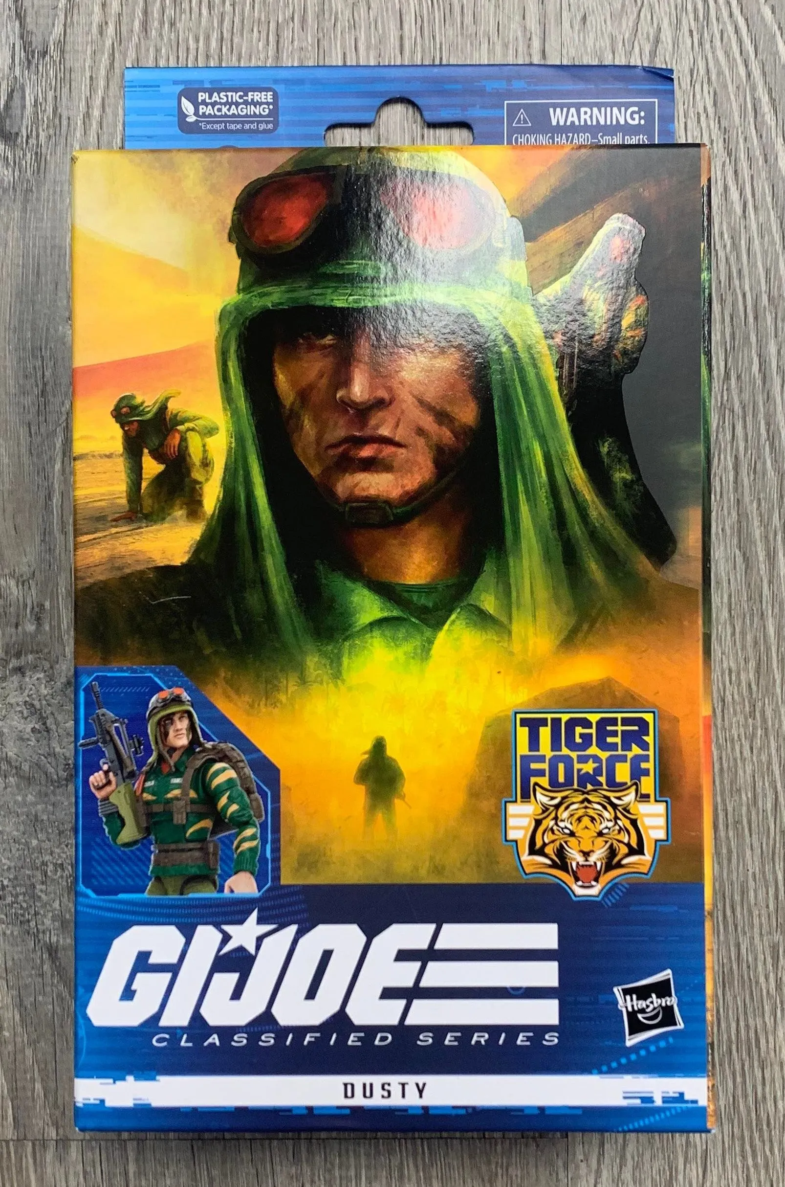 Hasbro G.I. Joe Classified Series #65 Dusty (Python Patrol) Exclusive Action Figure Congratulations Present Abstract art
