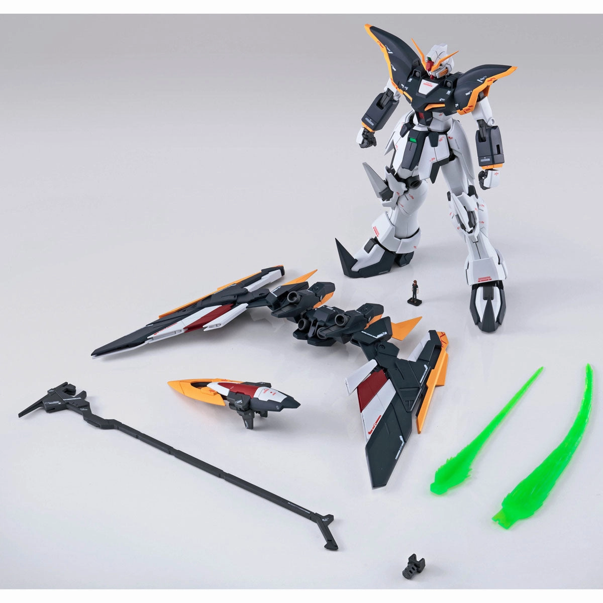 Contemporary Art Gundam 1/100 MG Gundam Wing Endless Waltz XXXG-01D Gundam Deathscythe EW (Roussette Unit Custom) Exclusive Model Kit