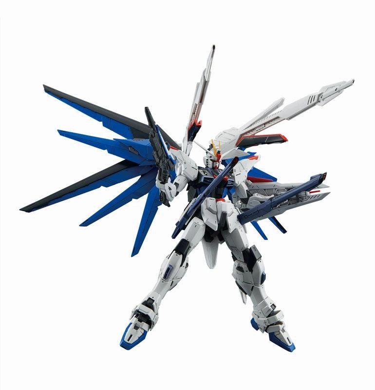 Gundam 1/100 MG Seed ZGMF-X10A Freedom Gundam 2.0 Model Kit Superhero Pose Artistic Sculpture