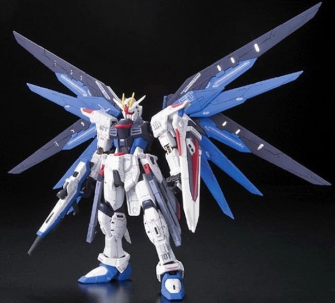 Gundam 1/144 RG #05 Seed ZGMF-X10A Freedom Gundam Model Kit Viral Sensation