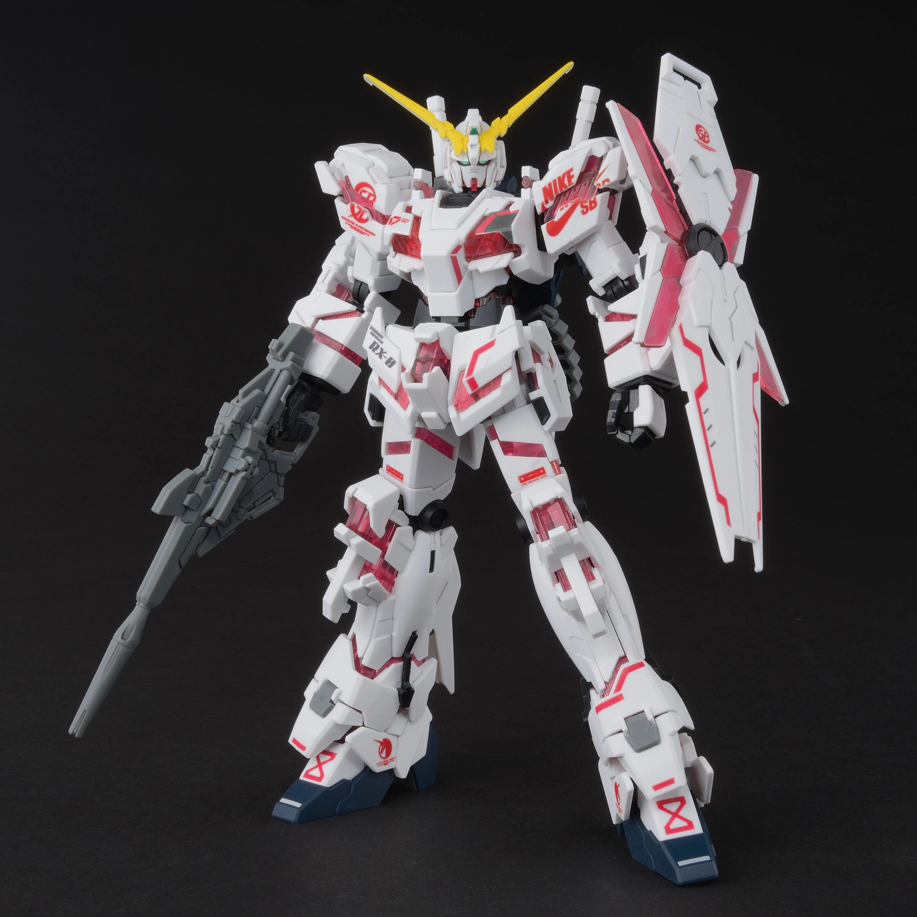 Gundam 1/144 Unicorn Gundam (Destroy Mode) Ver. Nike SB Model Kit Exclusive School Project